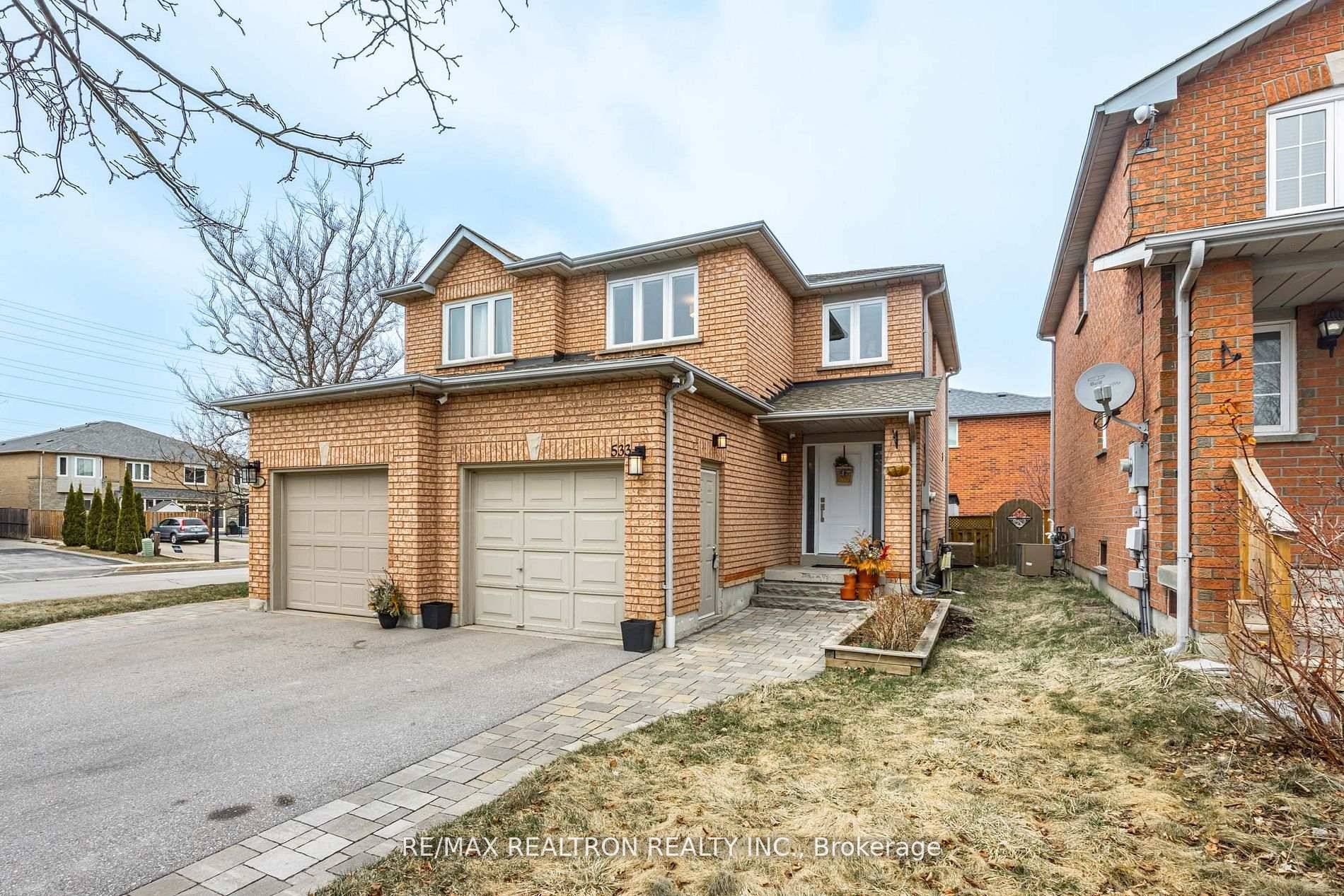 Your search ends here ! This beautiful Reno'd 3 bdrm semi is ready for you to call home !
