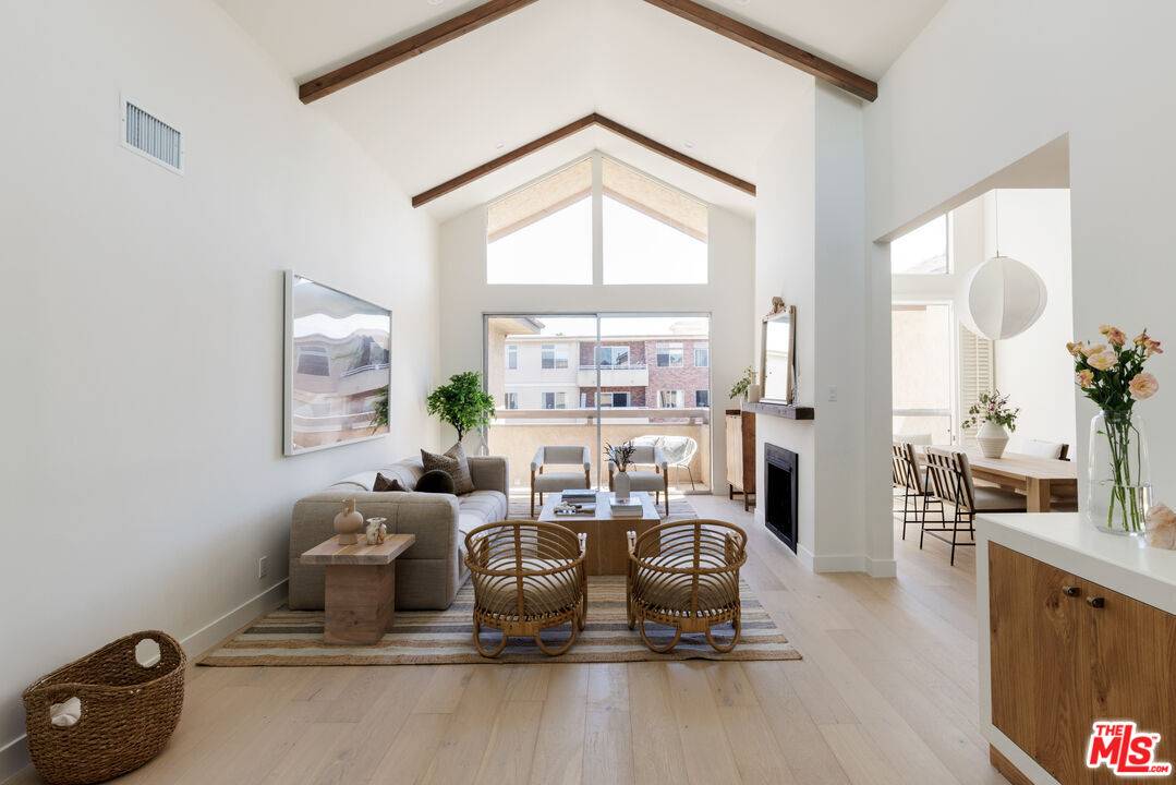 1509   Greenfield Ave 2BR Beverlywood La