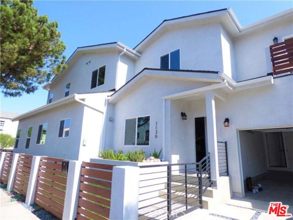 1136 S Queen Anne Pl 4BR La