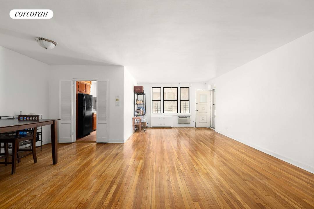 Welcome to your new oasis at 1818 Newkirk Avenue, Unit 1T, nestled in the charming and vibrant neighborhood of Ditmas Park !