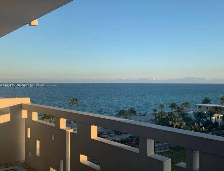 Wake up to this spectacular breathtaking panoramic ocean intracoastal and city view.