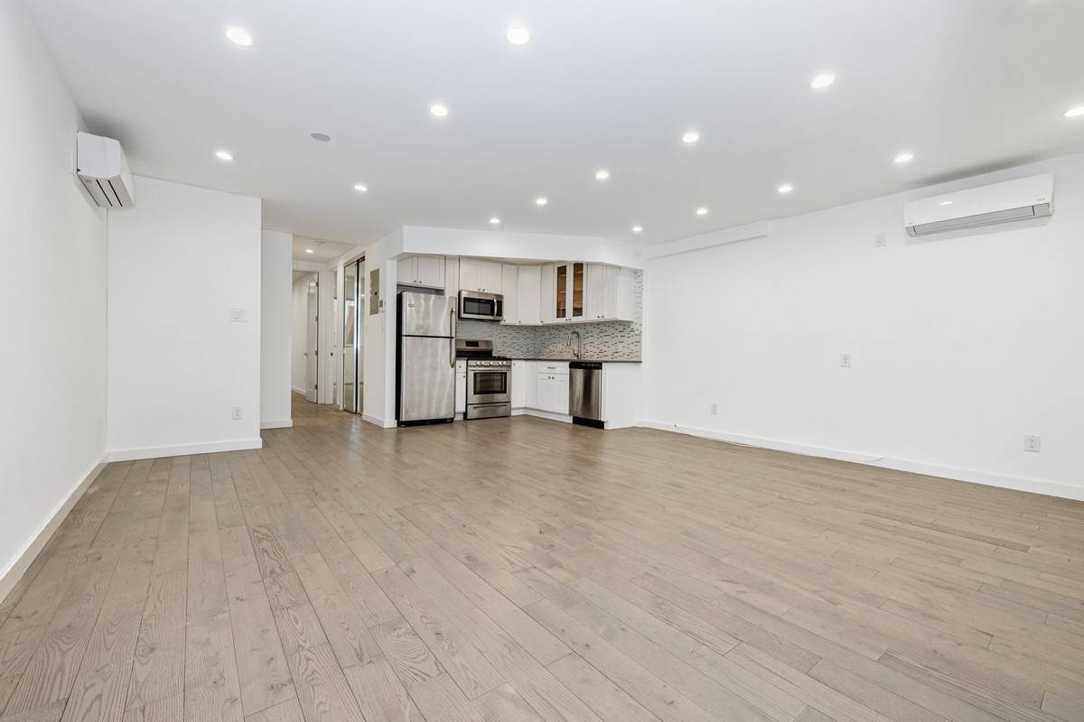 Welcome to 52 Ludlow Street A True 2 Bedroom, 2 Bathroom Gem with Private Outdoor Space Experience boutique style living in this spacious and thoughtfully designed 2 bedroom, 2 bathroom ...