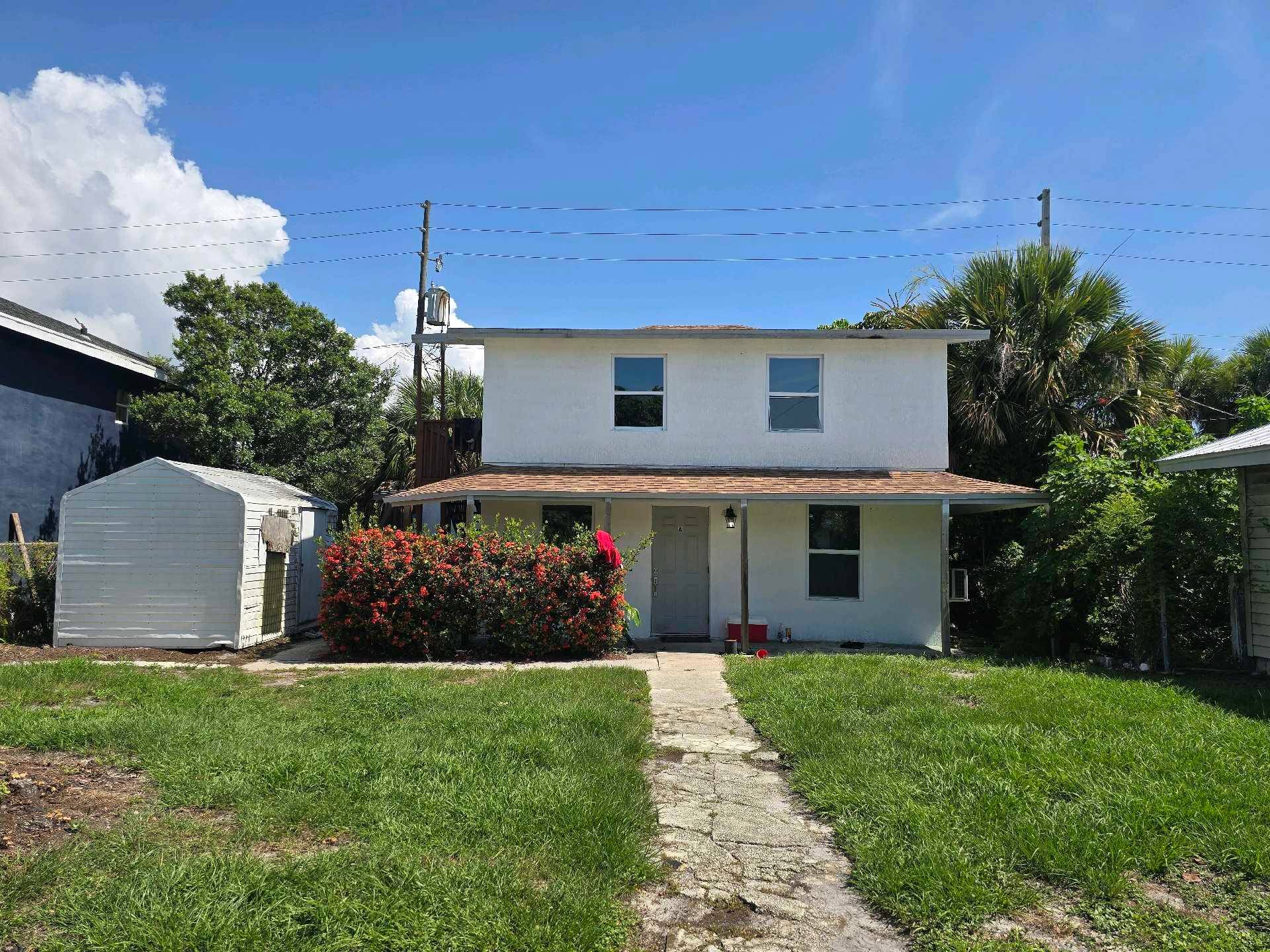 Total Yearly income 36, 000 on this BEAUTIFULLY MAINTAINTED and UPDATED DUPLEX in Fort Pierce.
