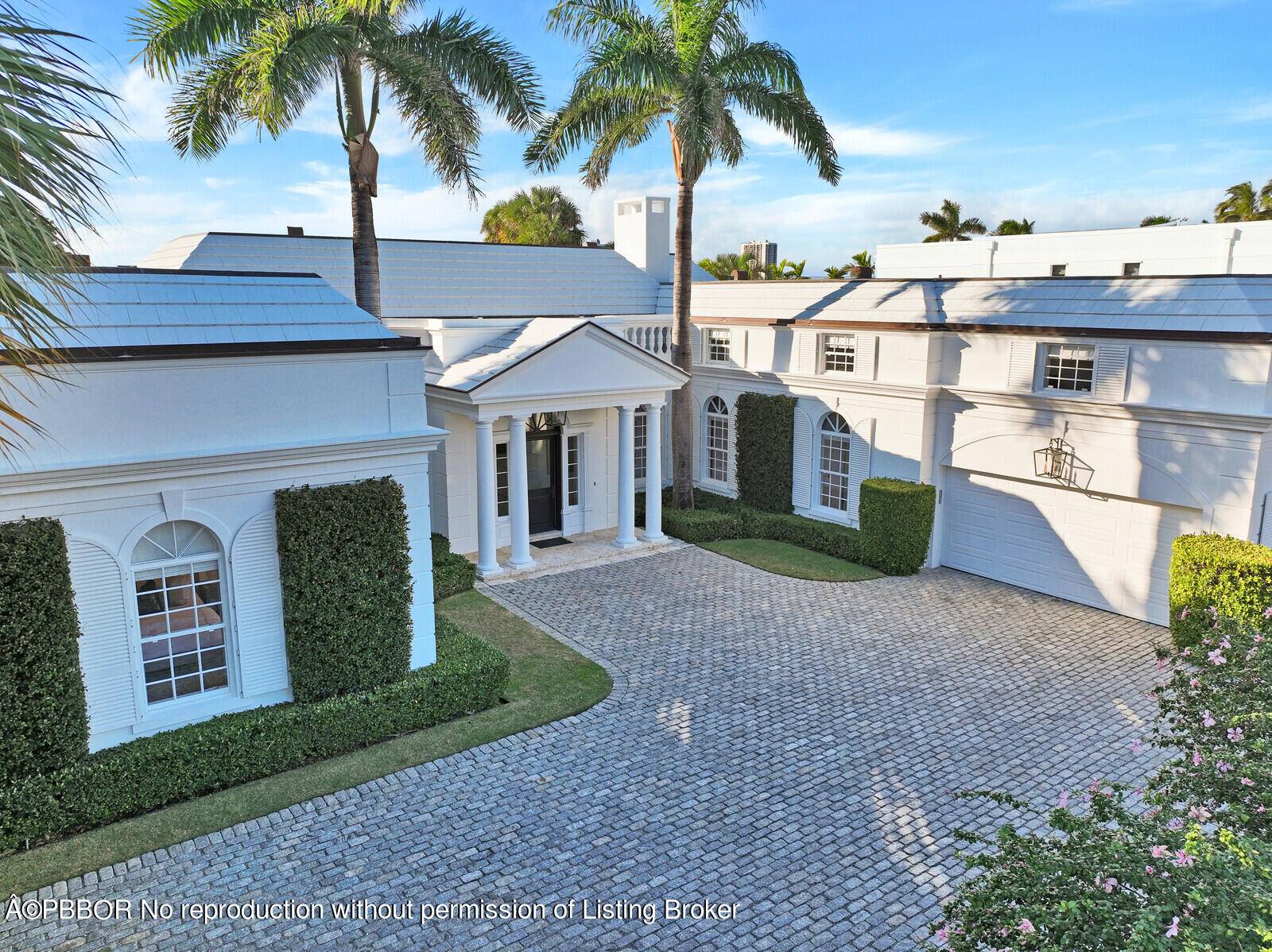 A stunning five bedroom deep water lakefront residence.