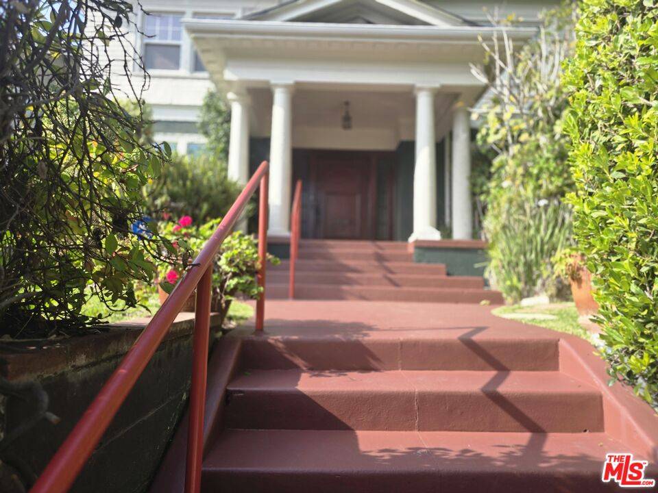 317  S Norton Ave 5BR La