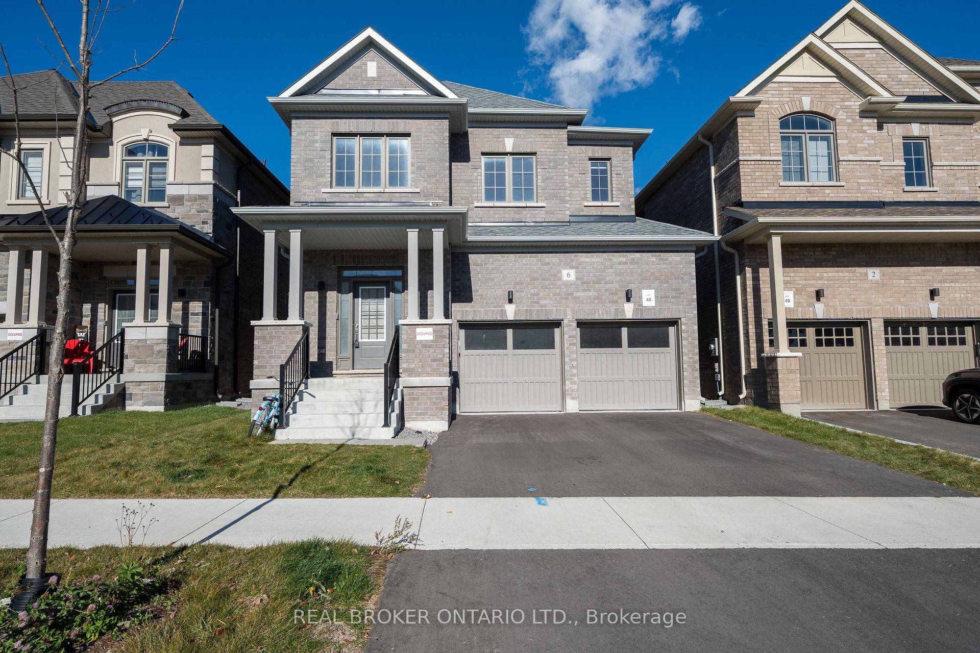 Stunning luxury detached home in the heart of Newcastle !