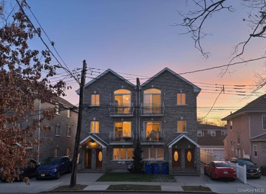 Welcome home to this beautifully designed 3 bedroom, 3 bathroom rental in the heart of Auburndale.