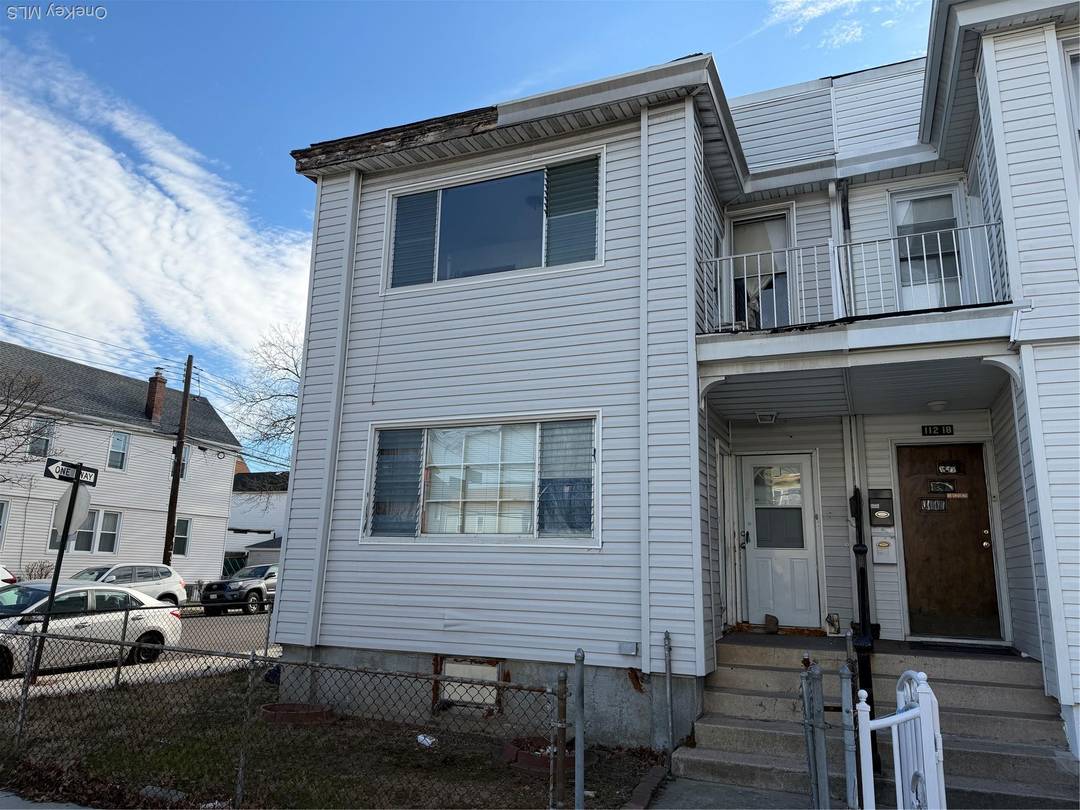Welcome to S Ozone Park. Wonderful investment opportunity to create something of your own.