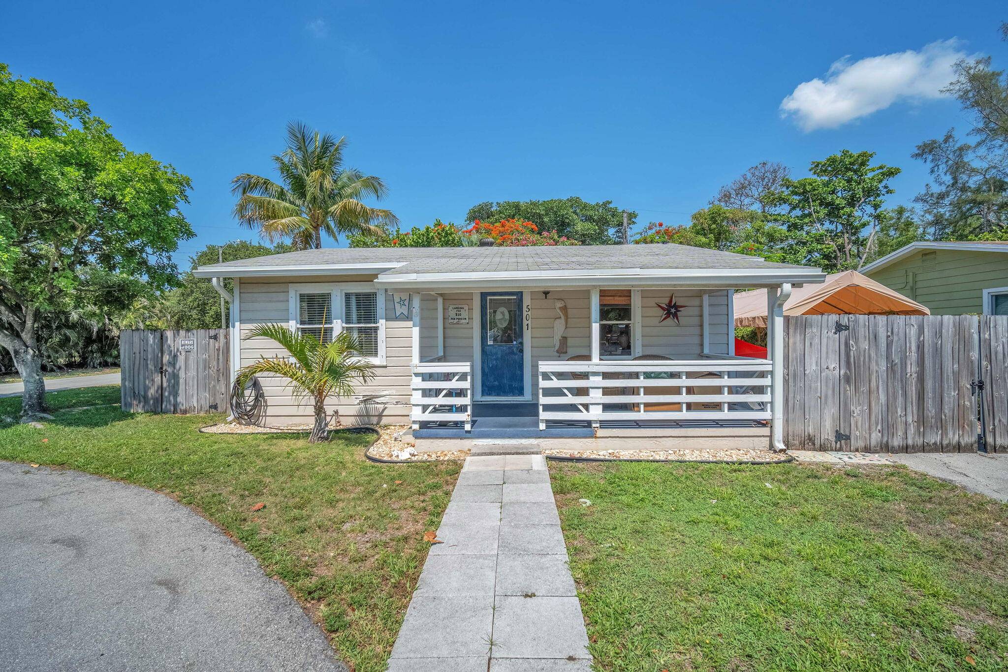 Charming Historic Cottage in Old PompanoDiscover this beautifully maintained 2 bedroom, 1 bath cottage nestled in the heart of the desirable Old Pompano neighborhood.