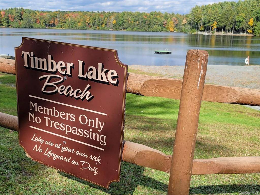 Welcome to beautiful Timber Lake Estates, a charming, gated community.