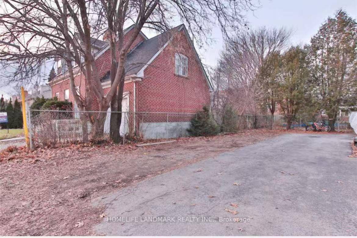 Amazing Opportunity For Development In A Very Popular Location.