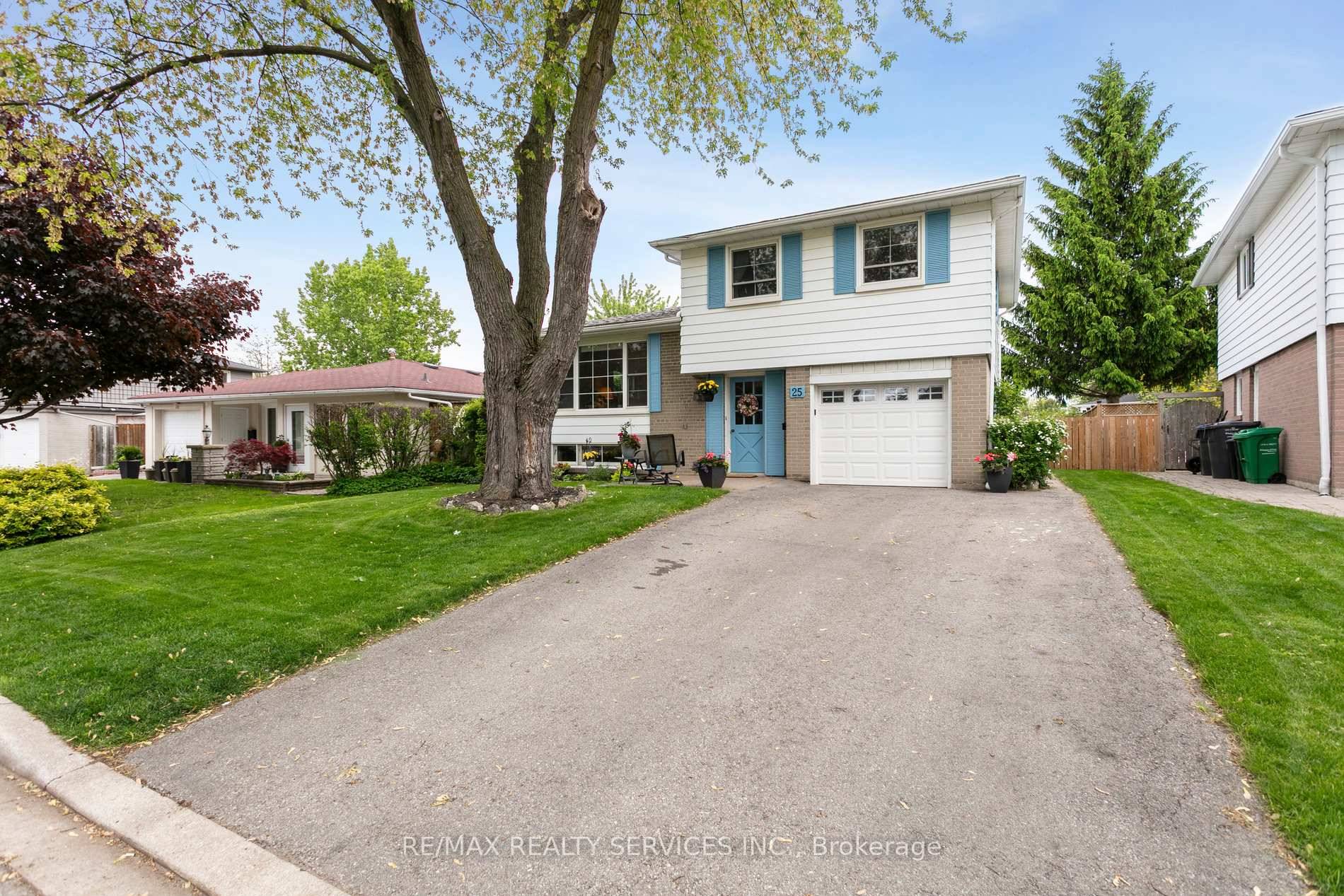 Welcome to 25 Melville Cres, a first time offering from the original owner who has meticulously cared for every inch of this home for decades.