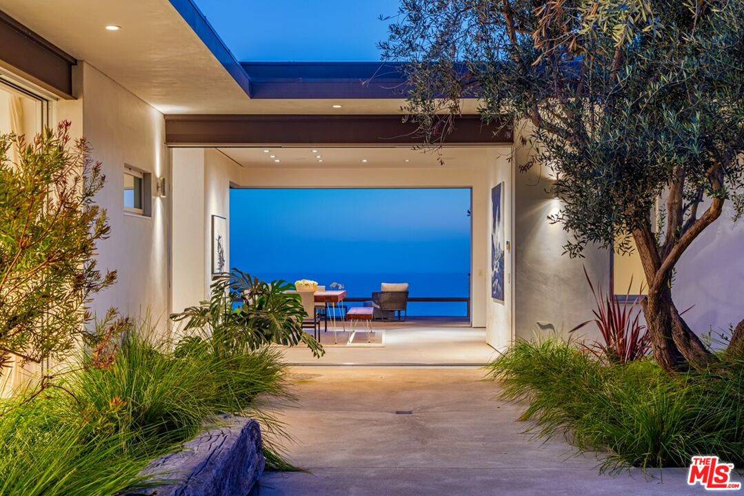 32554   Pacific Coast HWY Malibu LA
