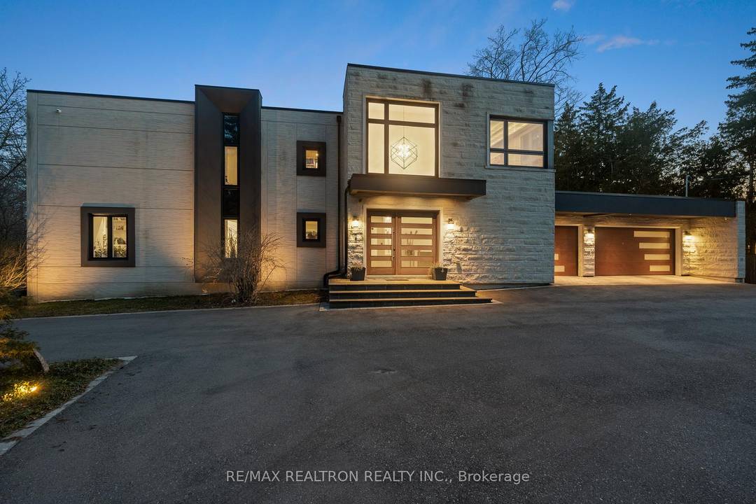 A Rare Find ! Modern Construction amp ; Contemporary Open Concept Design Incredible Panoramic Views !