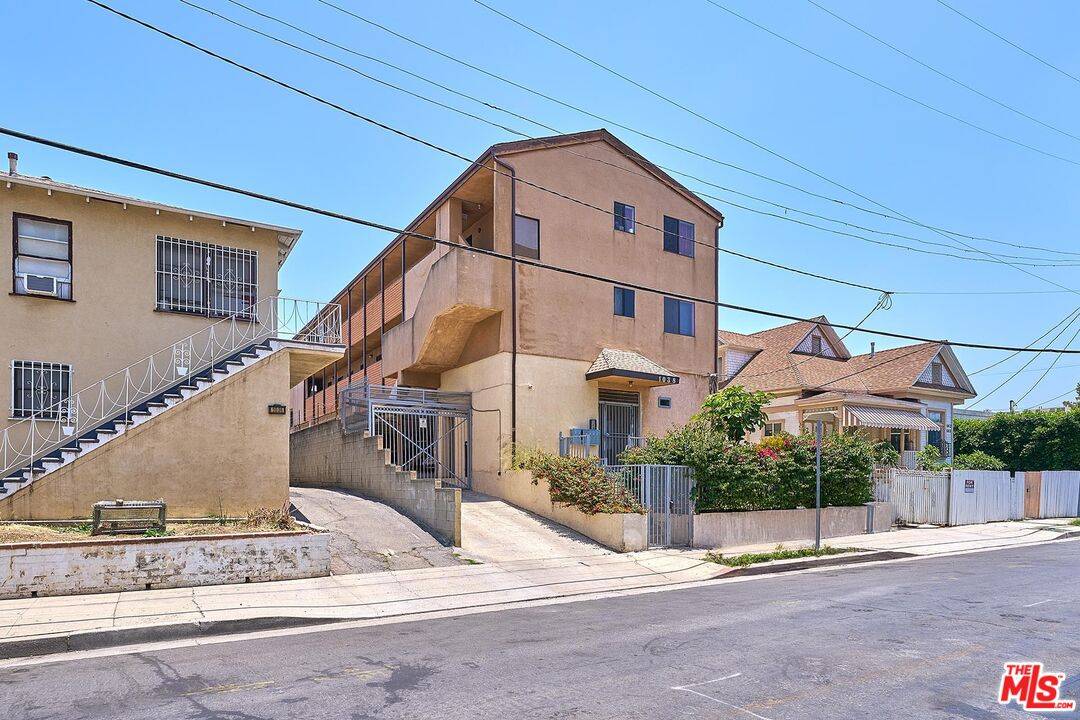 1038 Dewey Ave 8BR La