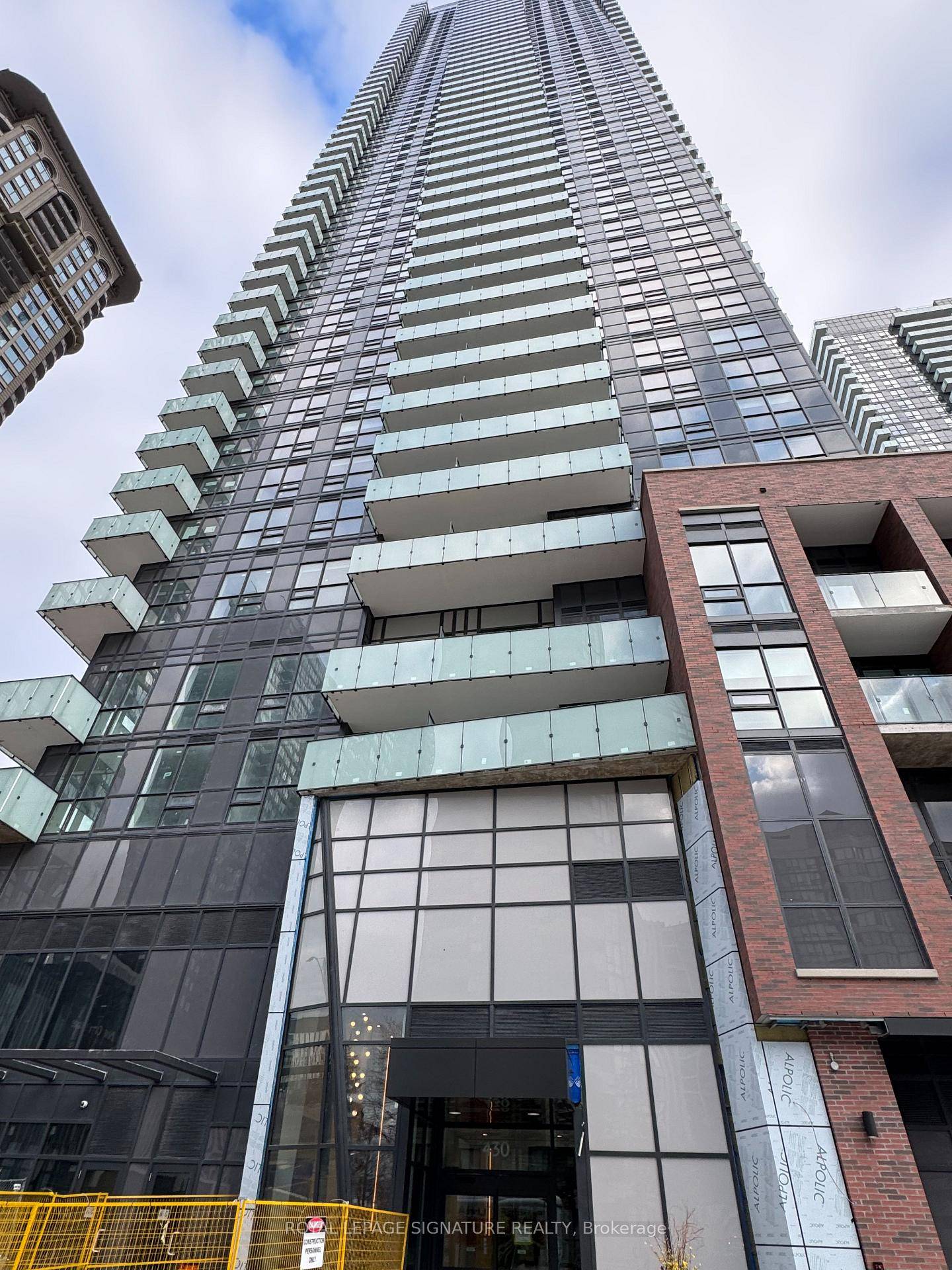 Welcome to Brand New One Bed One Bath Condo at 28th Floor of AVIA1 Tower.