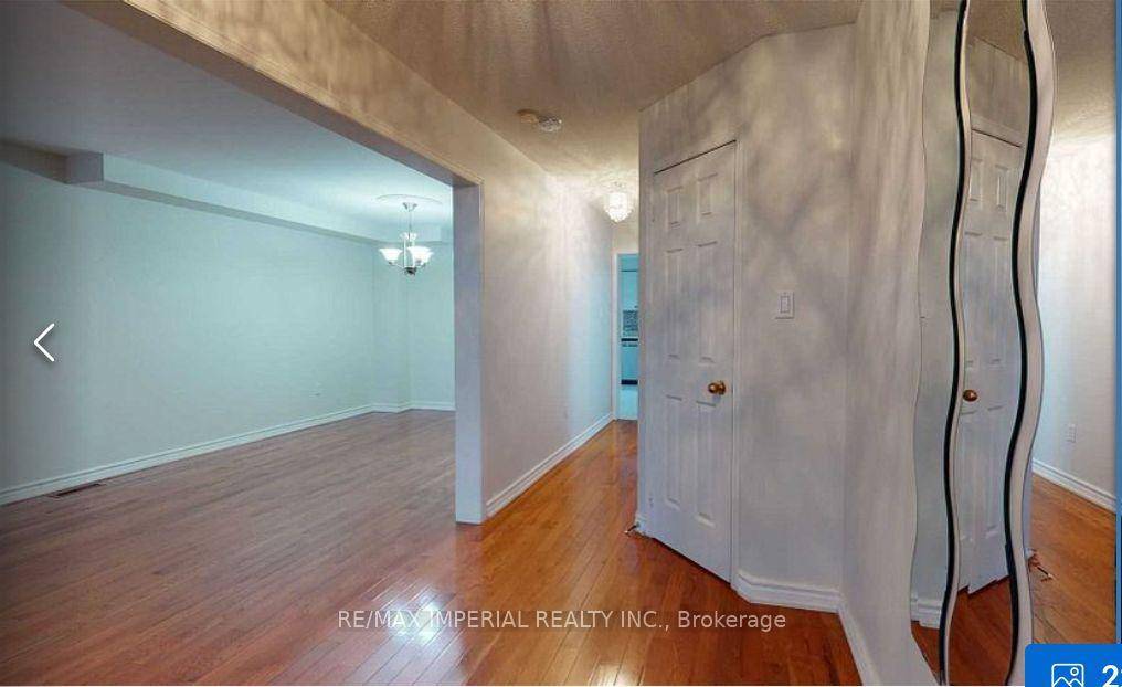 Beautiful 4BD Semi Detached Home With Open Concept Living And Dining In a Desirable Community of Thornhill Woods, Patterson.