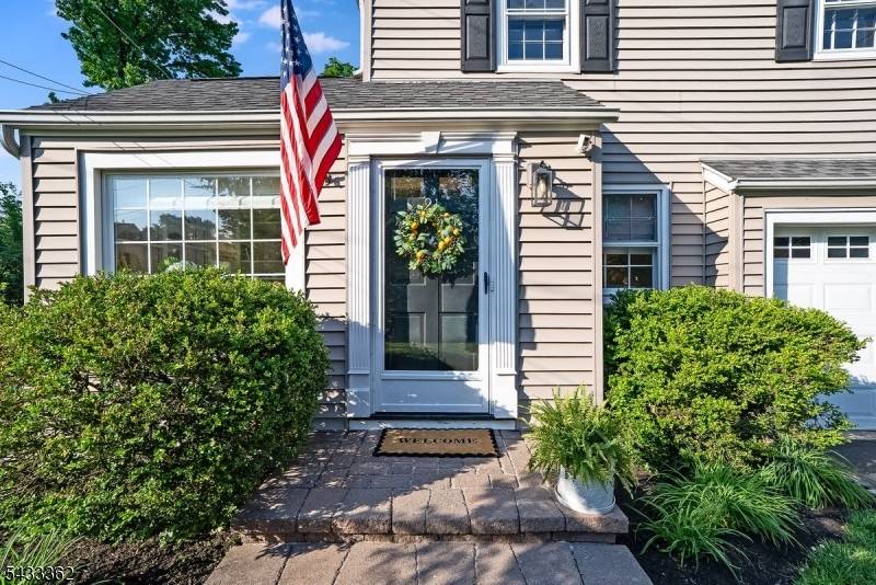Welcome home to this charming three bedroom colonial nestled in one of Westfield ?