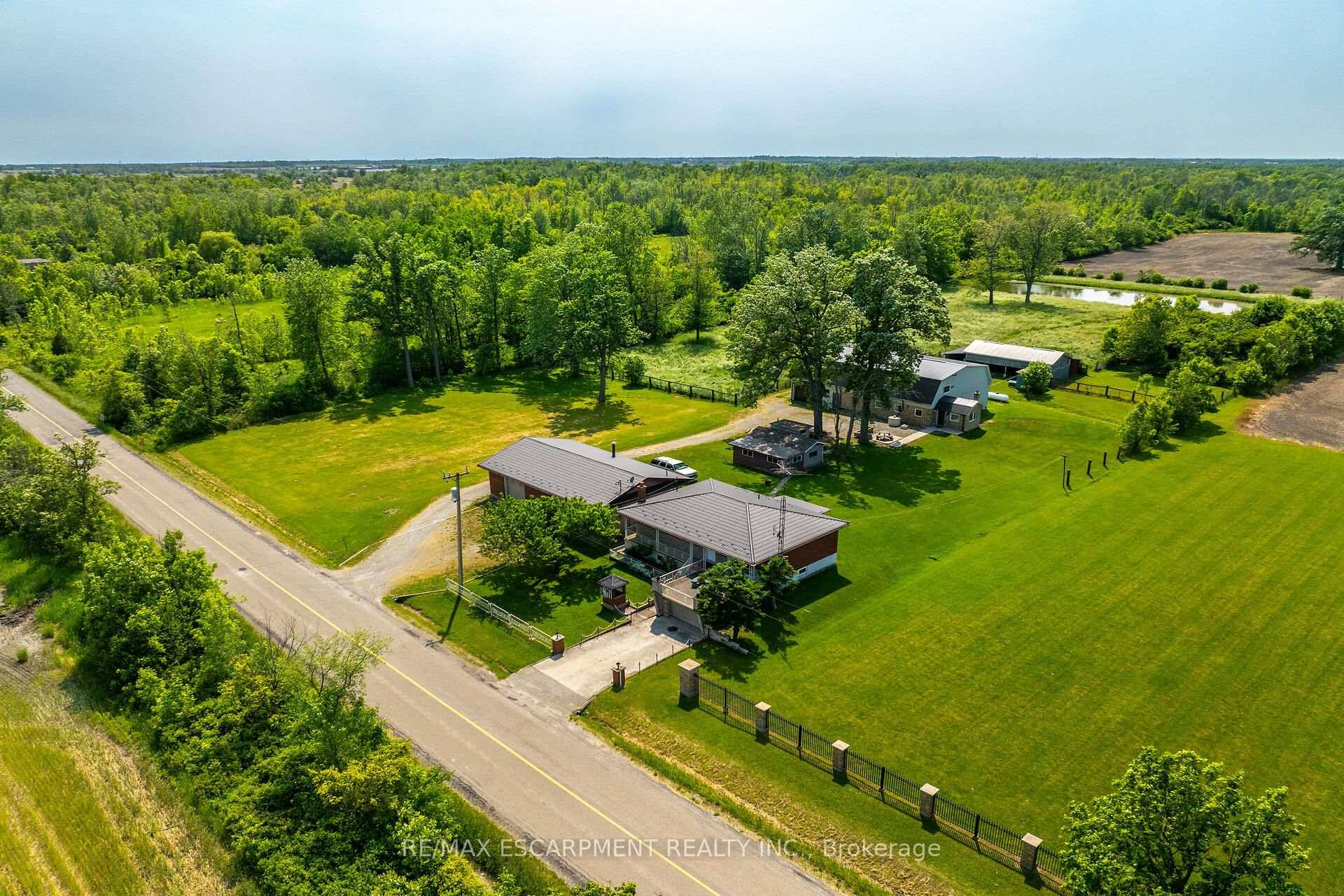 Beautiful 10ac multi generational, hobby farm or income generating property enjoying E.