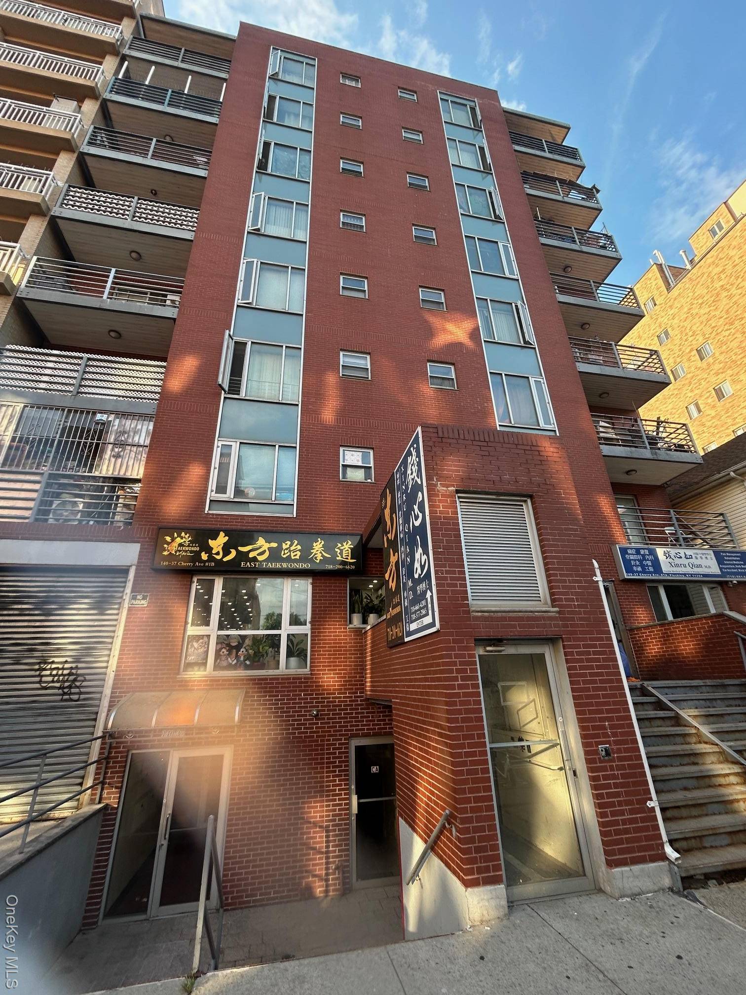Spacious 2 br condo in the heart of Flushing.