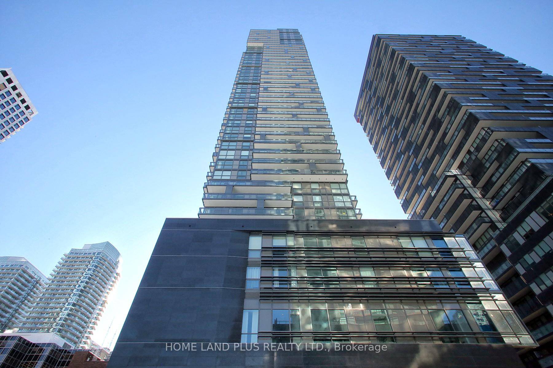 Great Location ! ! E2 Condo In Heart Of Midtown Toronto Yonge amp ; Eglinton.