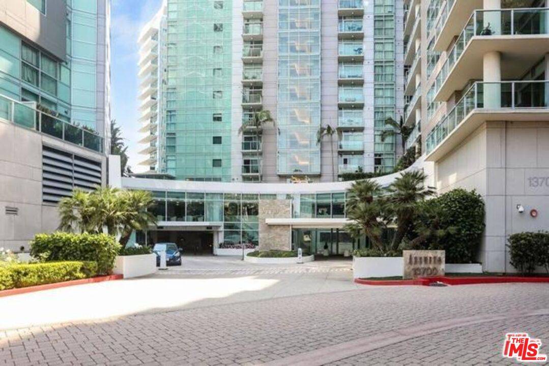 13700 Marina Pointe Dr 1BR Marina Del Rey La