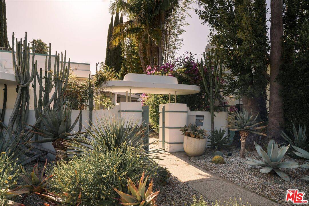 947  N Martel Ave 4BR Hollywood Hills East La