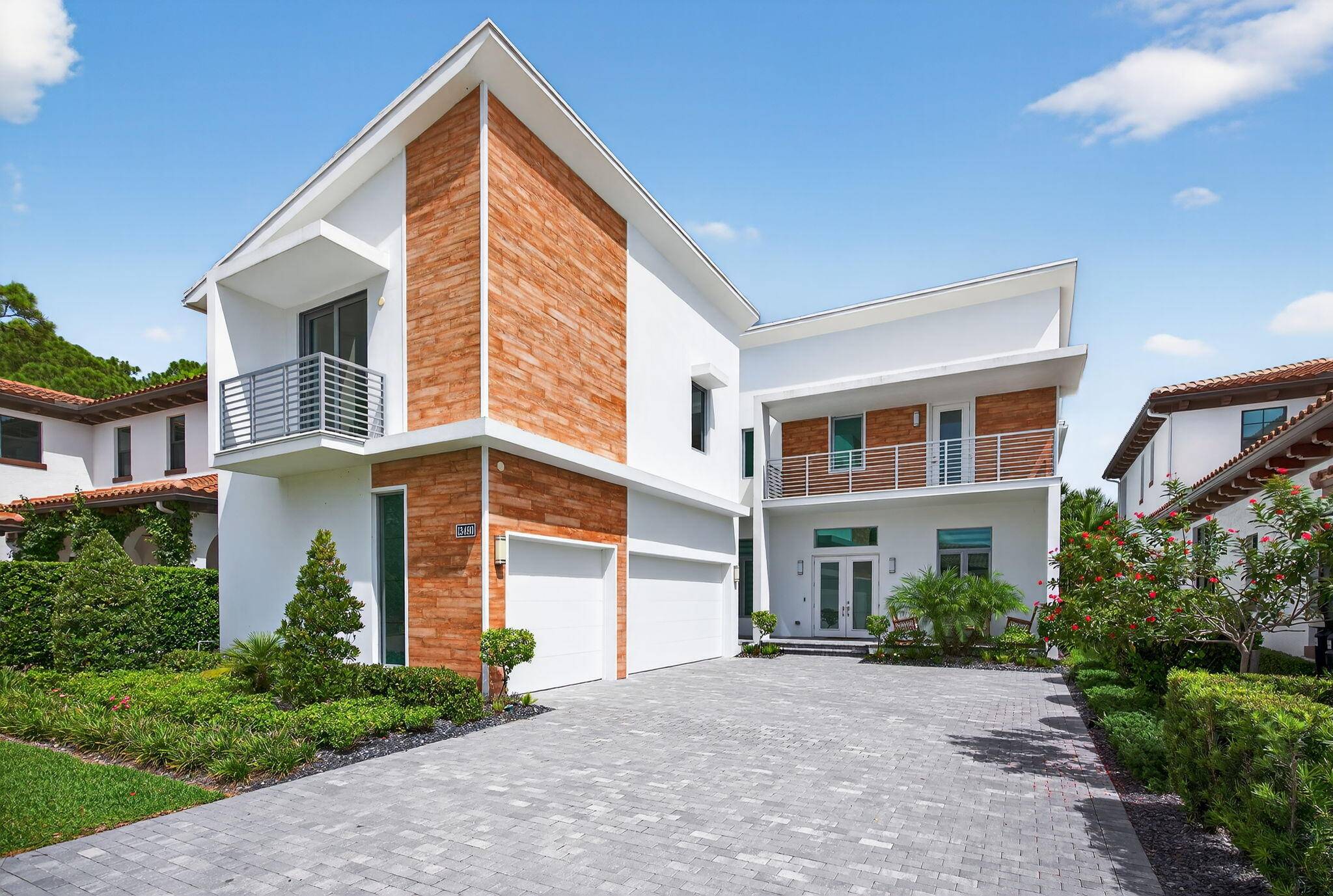 This beautifully designed contemporary House is situated in heart of the highly sought after neighborhood of Alton.
