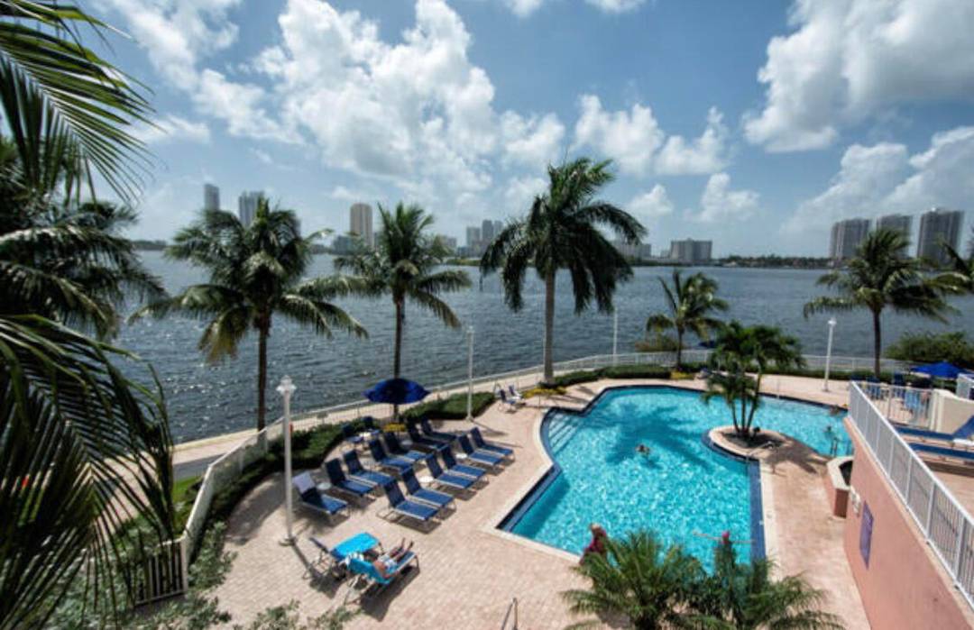 BEAUTIFUL 3 2 1 UNIT, ESPECTACULAR VIEWS !