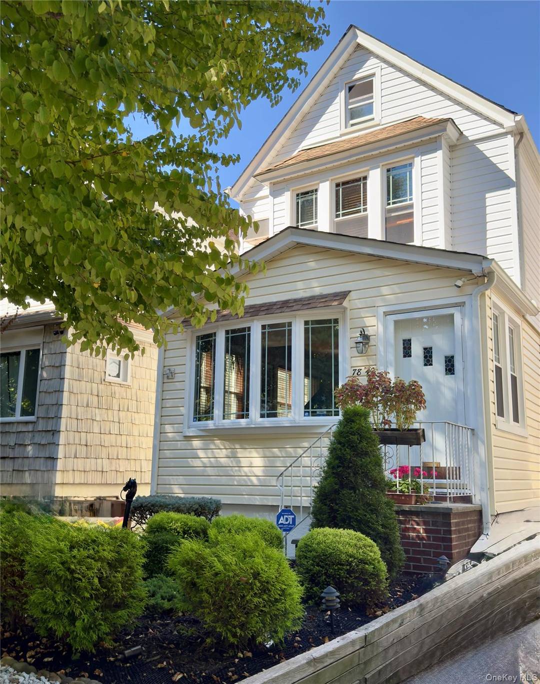 Nestled in the peaceful pocket of Glendale known as Liberty Park you will find this Lovely Detached 2 Family with private driveway and garage.