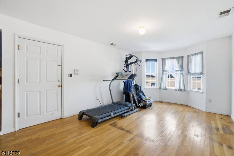 Turnkey ? perfect for an Owner occupant or investor !