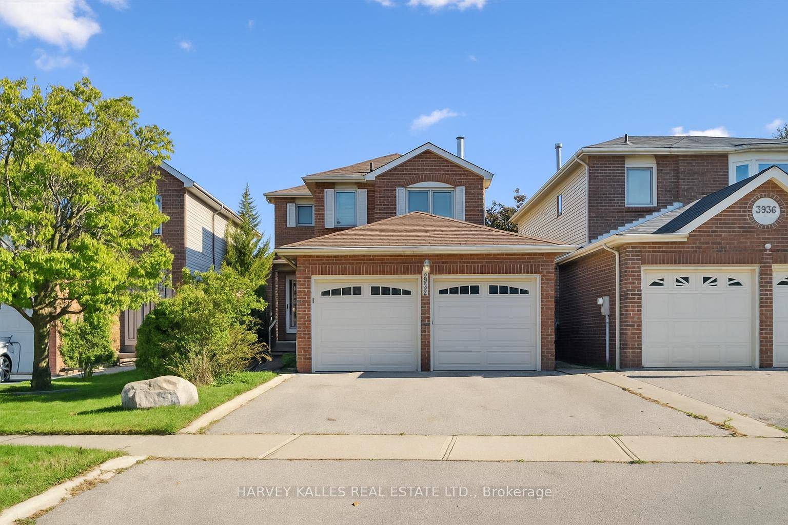 This detached home in Erin Mills has the size, it is just waiting for your style.