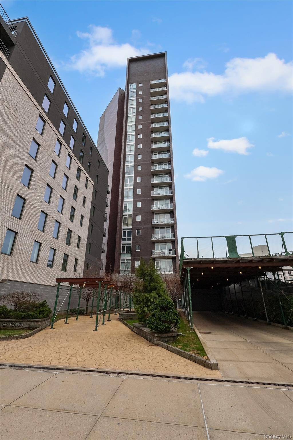 2 Bedrooms, 2 bathrooms Apartment.