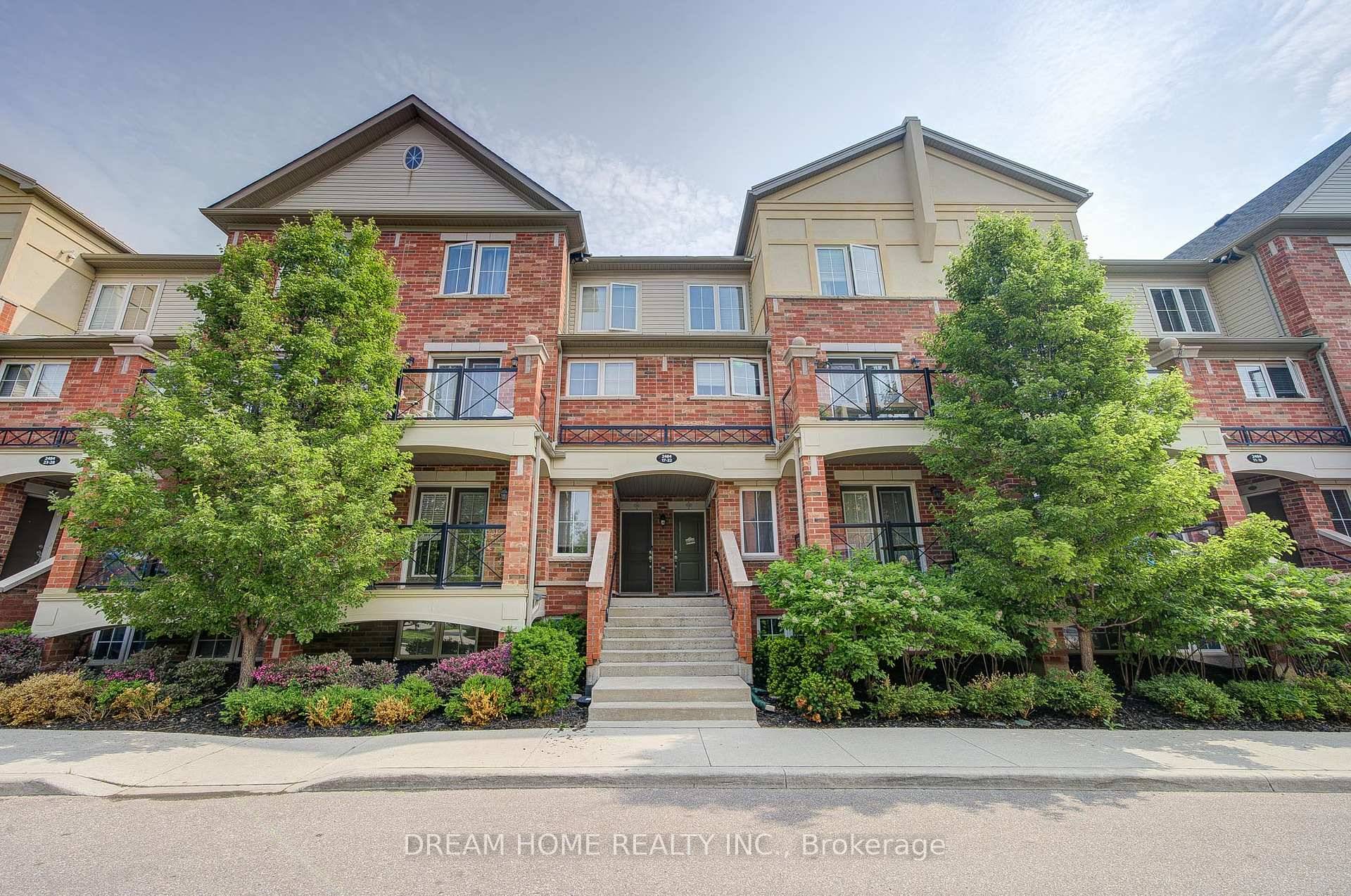 Discover this gorgeous, FULLY FURNISHED 2 bedroom, 2 bathroom townhouse offering nearly 1, 000 sq.