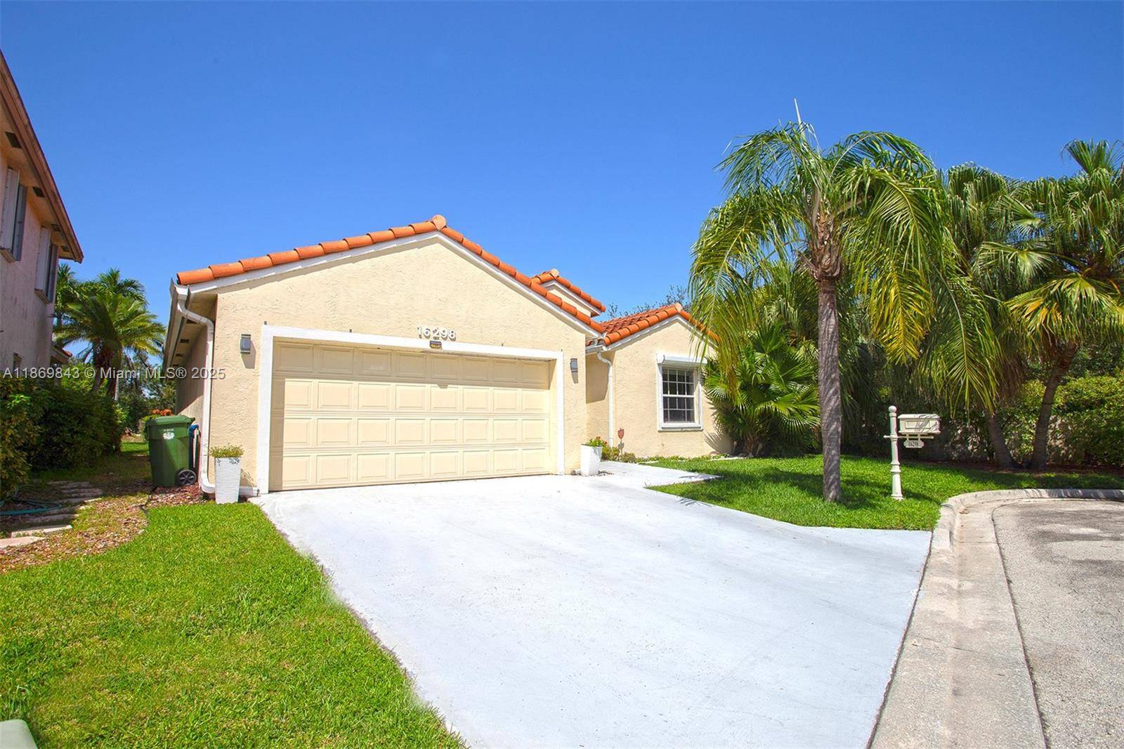 Location ! ! Just listed in Weston.