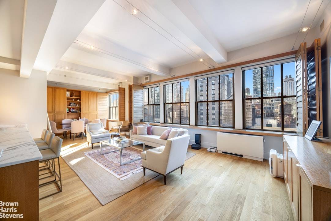 This stunning, immaculately renovated 3 bedroom, 3 bathroom Chelsea loft is perfect for entertaining !