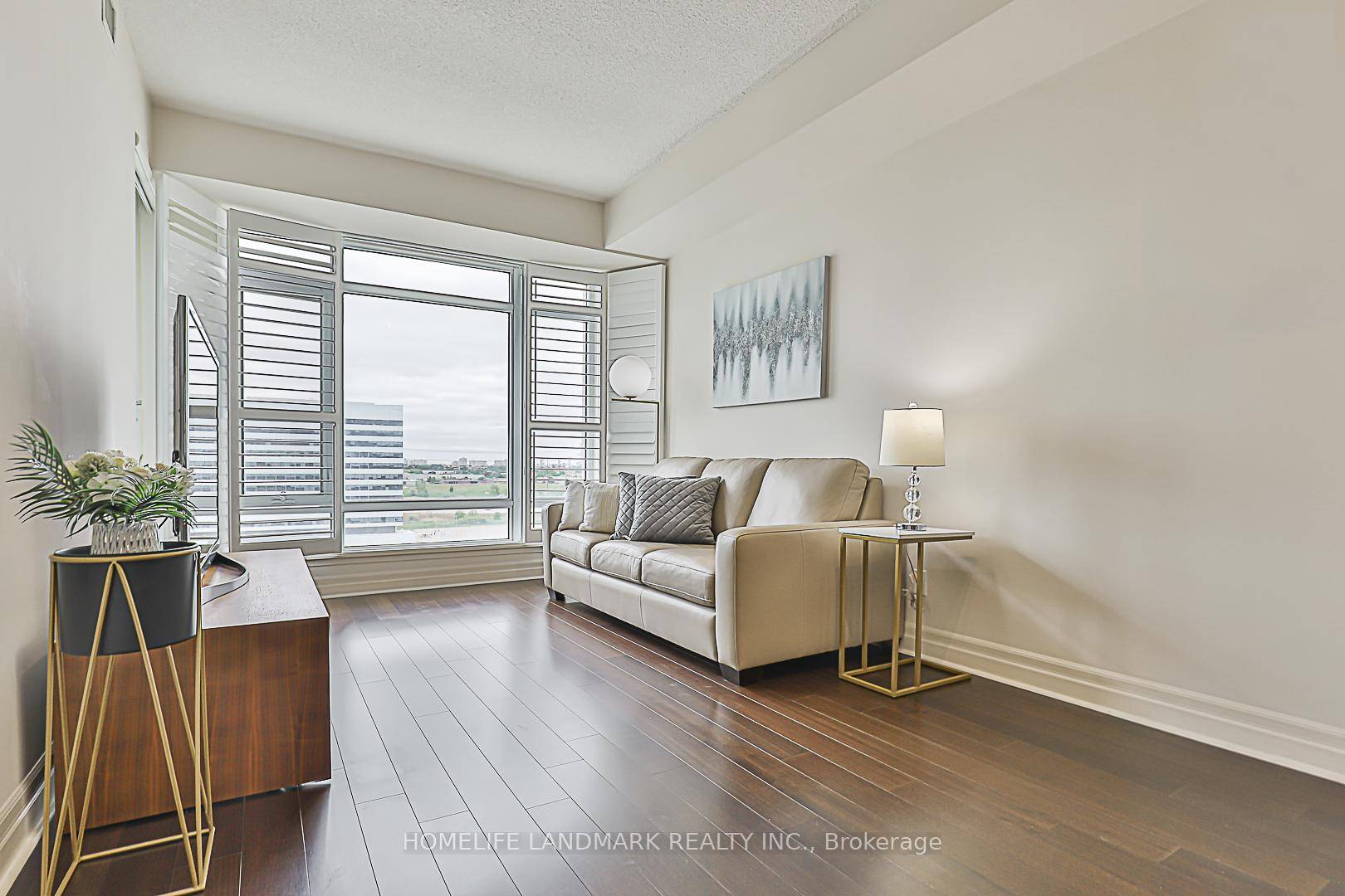 Prime location in downtown Markham !