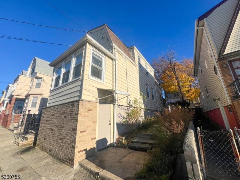 This is a fantastic opportunity to invest in Kearny, NJ.