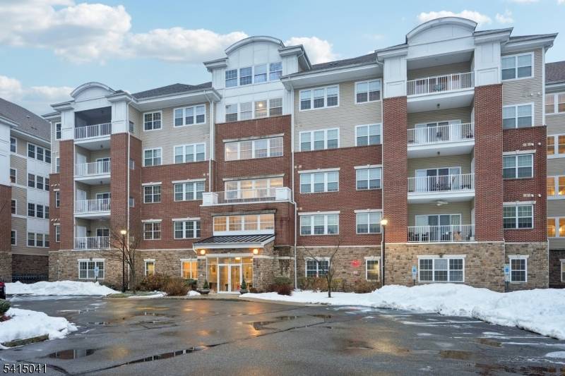 Welcome home to this beautifully maintained 2 bedroom, 2 bath Colfax unit Townhome located in the premier 55 gated community of Wanaque Reserve, offering 24 hour security and an exceptional ...