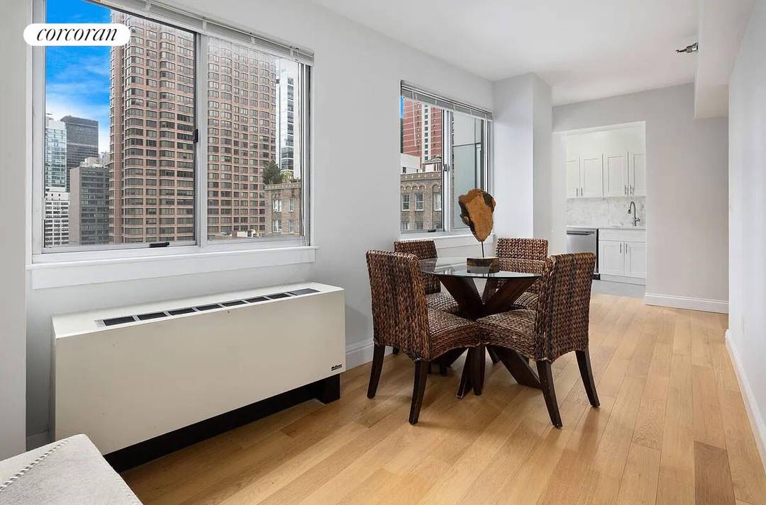 Landmark City views from this high floor two bed, two bath condominium abound from the South, East and West exposures.