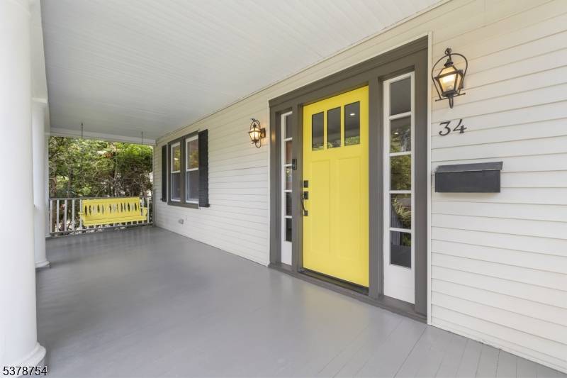 Beautifully updated 4 bedroom, 2.