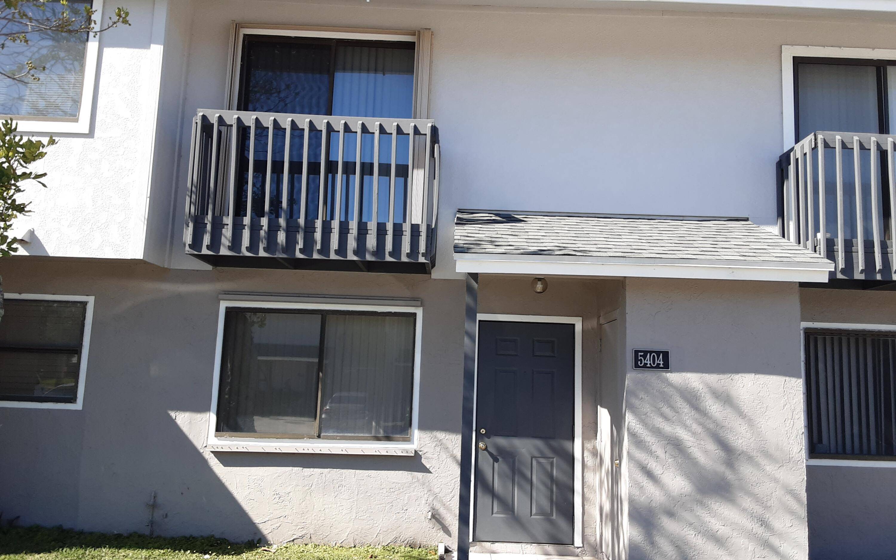 Welcome to this beautiful 2 bedroom, 2 bathroom townhouse nestled in a quiet and well maintained community in lovely Greenacres.