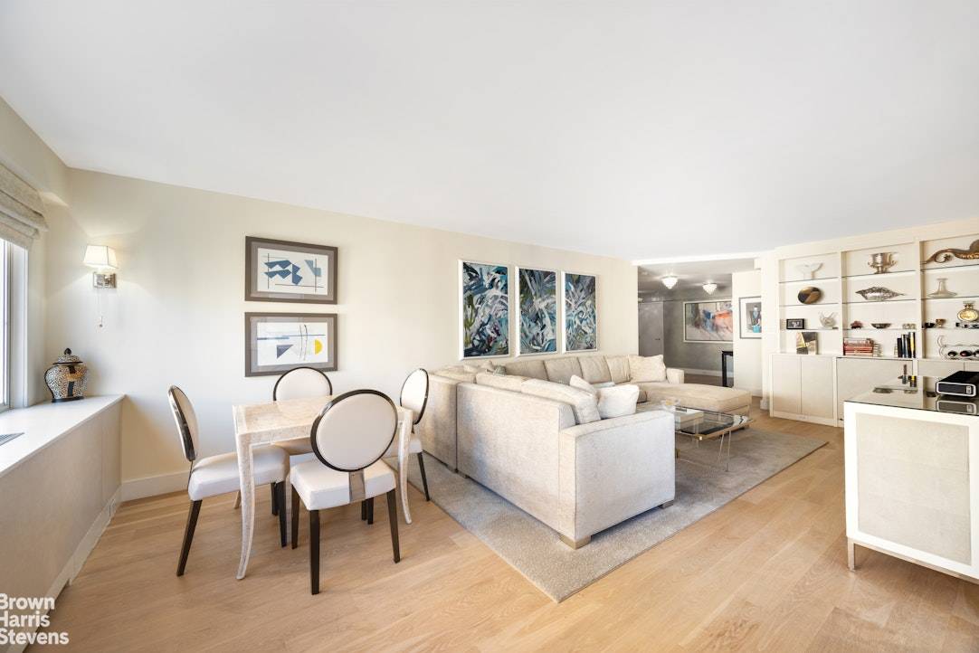 Renovated and Sun Flooded Corner 2BR 2BA at 200 East 78th Street Welcome to Residence 17D, a bright and expansive corner apartment with full north and west exposures.
