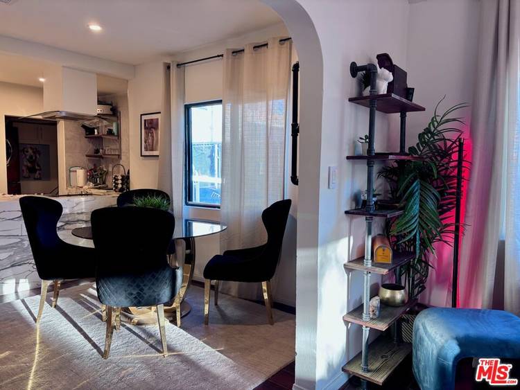 643 N Vista St 3BR Hancock Park La