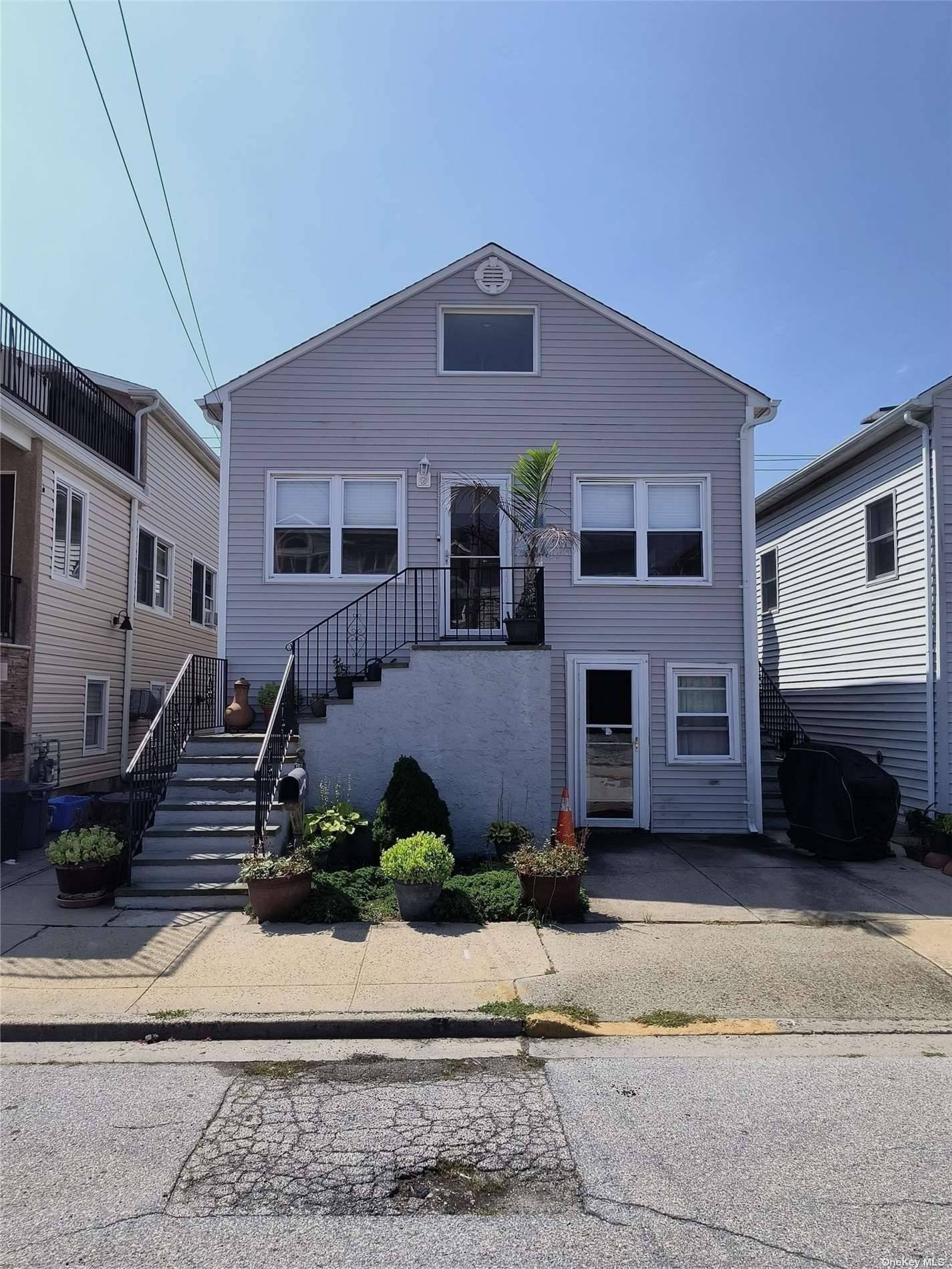 Perfect all year round rental in the desireable EABeach !