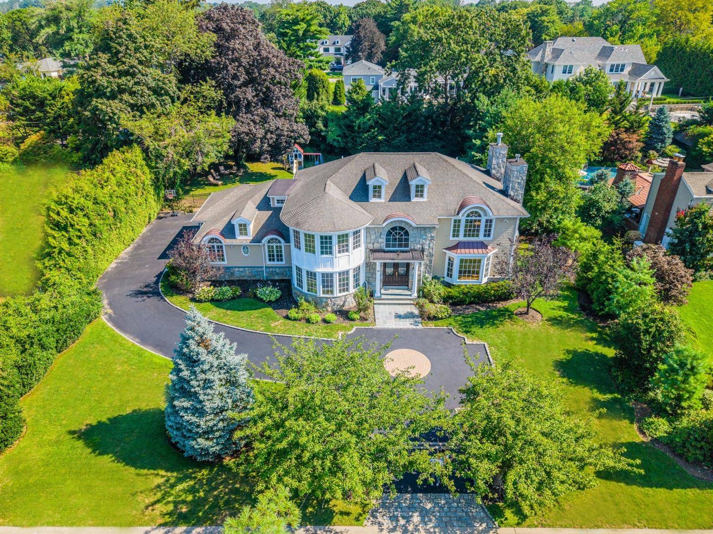 Welcome to 117 Crabapple Rd Manhasset, The Village of Flower Hill.
