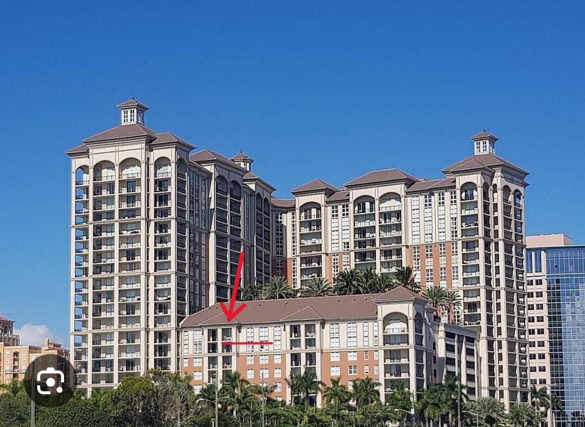 Largest 1 bedroom in prestigious Cityplace South Tower.