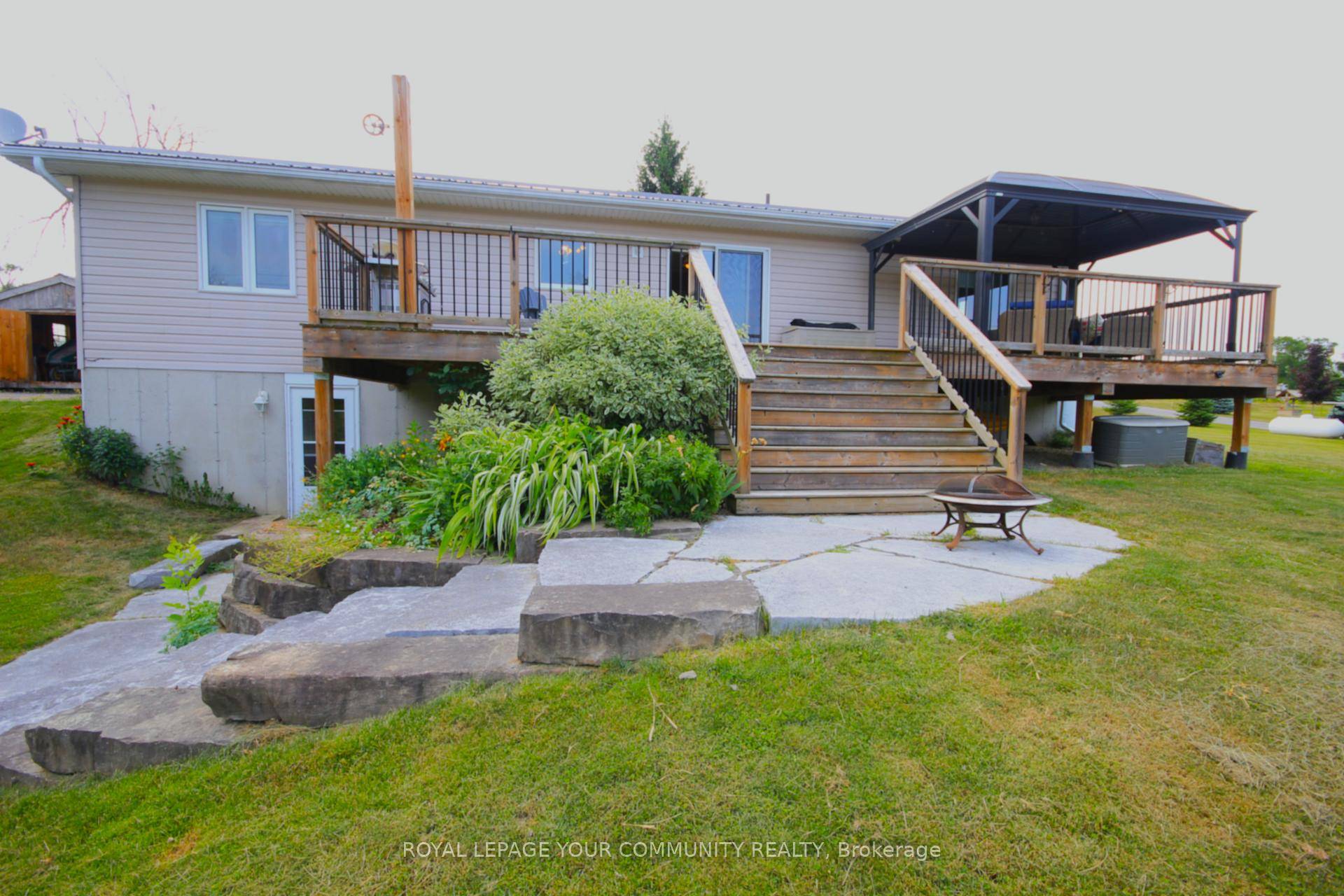 Welcome to 244 Friendly Acres Road !