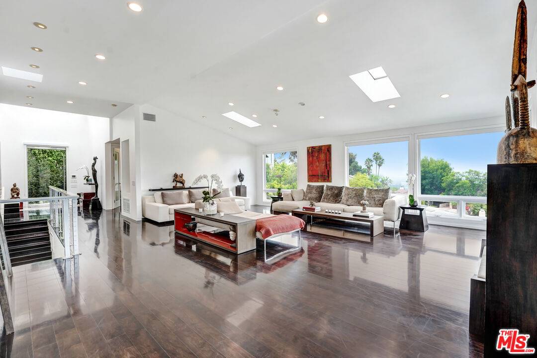 1415 Summitridge Dr 4BR Beverly Hills Post Office | B.H.P.O. La