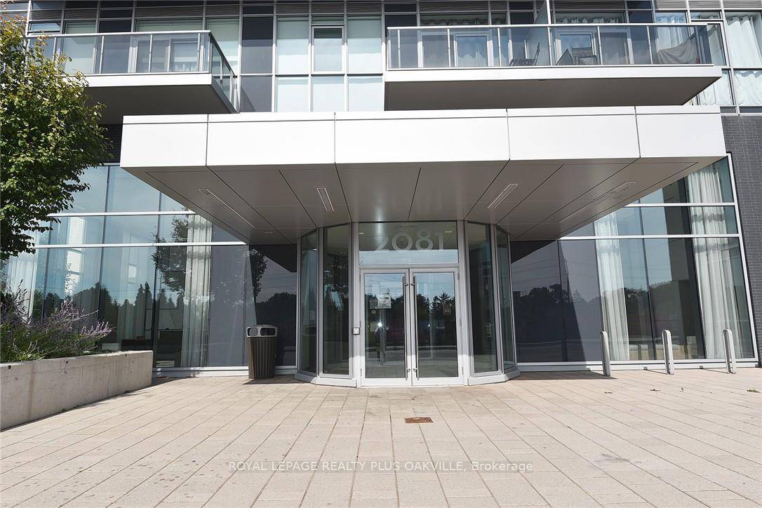 Welcome to Paradigm ! This Stunning One Bedroom Den condo offers a perfect blend of comfort, style and convenience.